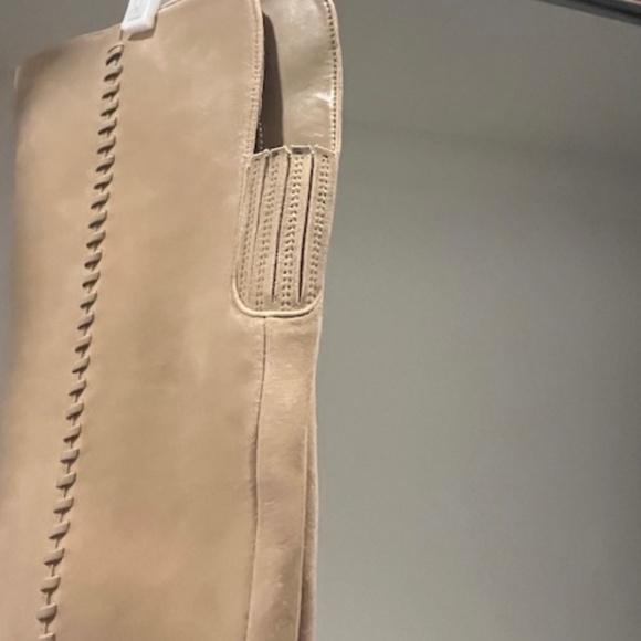 Vince Camuto Neutral Suede Pointed Toe Slim Heel Knee Boots Sz 7.5 Classic - Picture 5 of 10